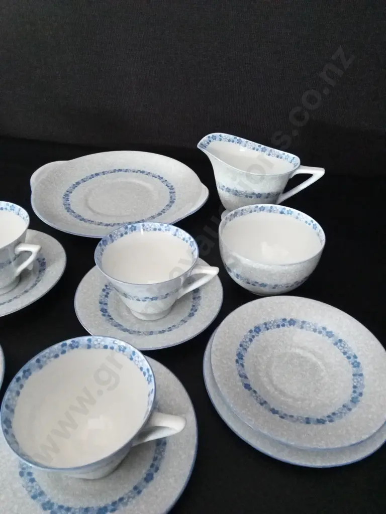 13 PIECE VINTAGE ROYAL DOULTON TEA SET TALLEST 9CM Image 1++