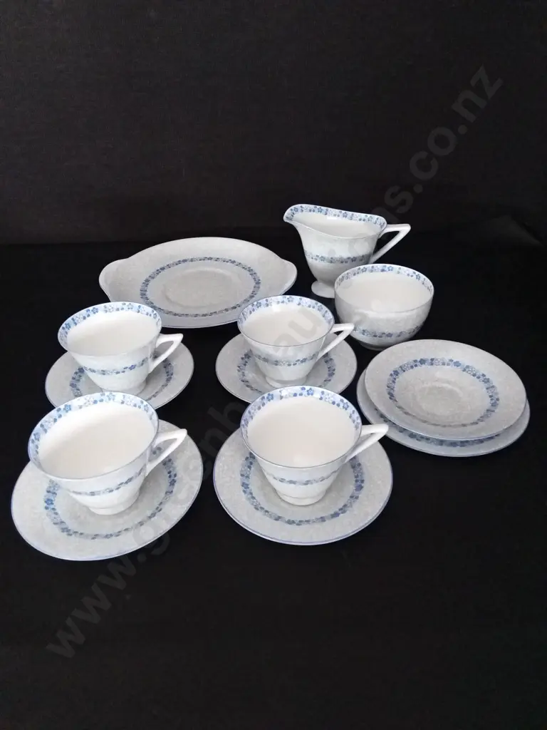13 PIECE VINTAGE ROYAL DOULTON TEA SET TALLEST 9CM Image 1++