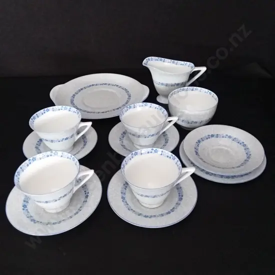 13 PIECE VINTAGE ROYAL DOULTON TEA SET TALLEST 9CM