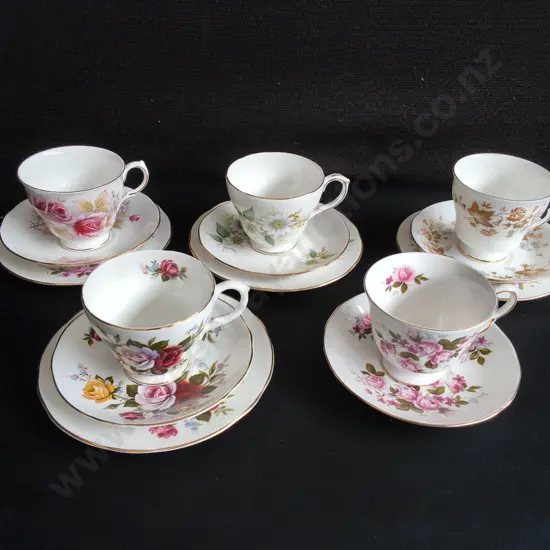 5 VINTAGE TEA CUP AND SAUCERS SETS