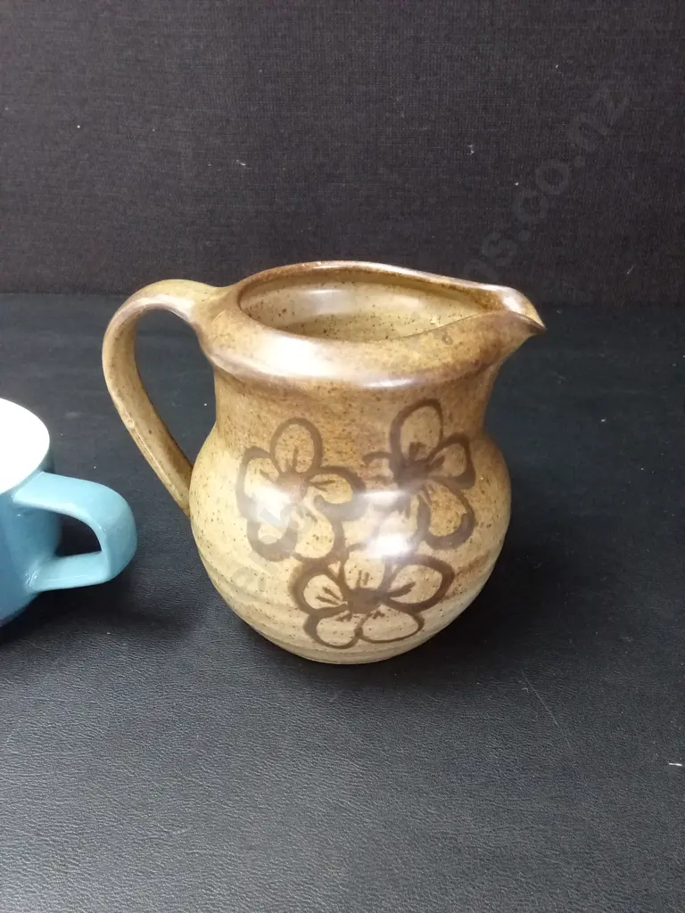 CROWN LYNN AND POTTERY GRAVY JUGS TALLEST H12CM Image 1++