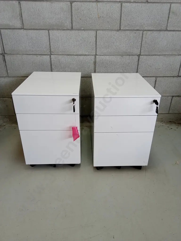 TWO FILING CABINETS WITH KEY, H 60CM X W 39CM X D 52CM Image 1++