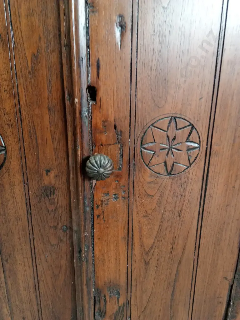 VINTAGE WOODEN TWO DOOR CABINET, H 139CM X W 77CM X D 42CM Image 1++