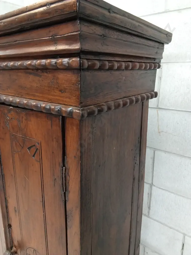 VINTAGE WOODEN TWO DOOR CABINET, H 139CM X W 77CM X D 42CM Image 1++