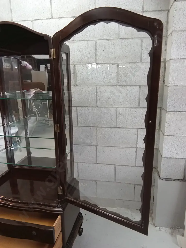 DARK WOOD QUEEN ANNE-STYLE DISPLAY CABINET WITH MIRRORED BACK, H 172CM X W 70CM X D 40CM Image 1++