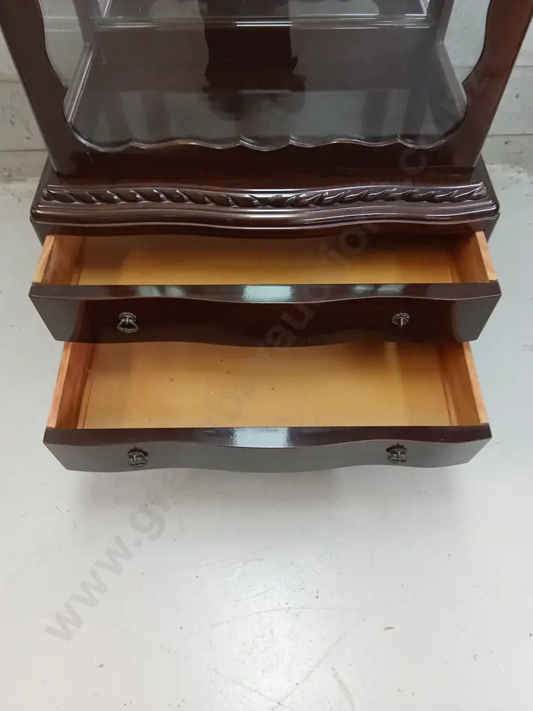 DARK WOOD QUEEN ANNE-STYLE DISPLAY CABINET WITH MIRRORED BACK, H 172CM X W 70CM X D 40CM Image 1++