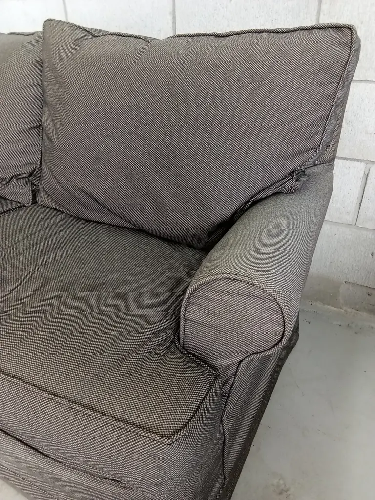 GREY UPHOLSTERED TWO SEATER SOFA, H 77CM X W 150CM X D 80CM Image 1++