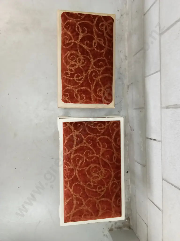 PAIR OF VINTAGE DRESSING TABLE STOOLS, LARGEST IS H 46CM X W 60CM X D 38CM Image 1++