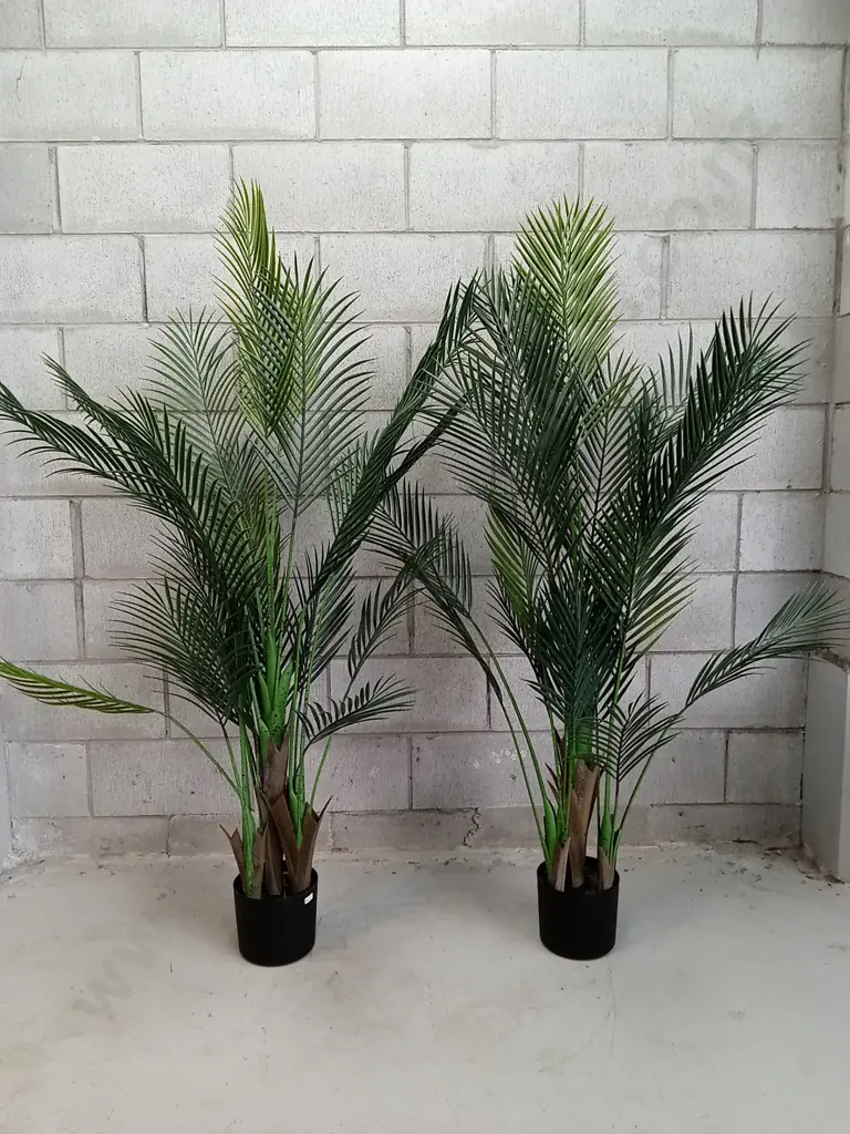 TWO FAKE POT PLANTS, H 155CM Image 1++