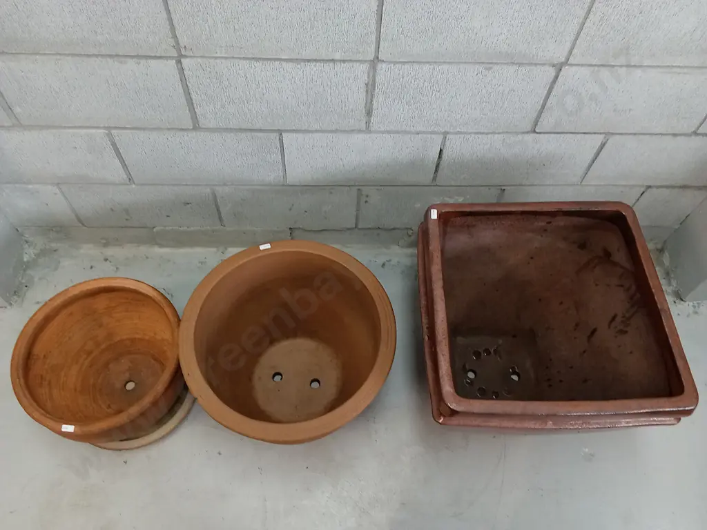 SET OF THREE POTS, WIDEST IS 48CM Image 1++