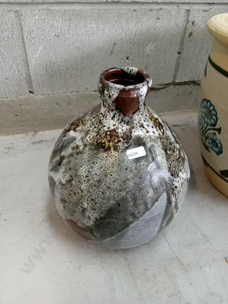 SET OF THREE POTS, TALLEST IS 42CM Image 1++