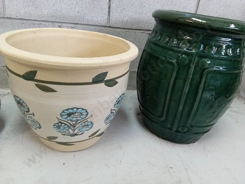 SET OF THREE POTS, TALLEST IS 42CM Image 1++