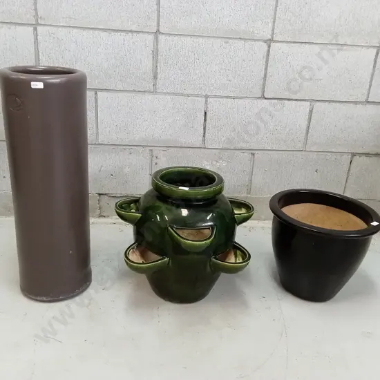 SET OF THREE POTS, TALLEST IS 61CM