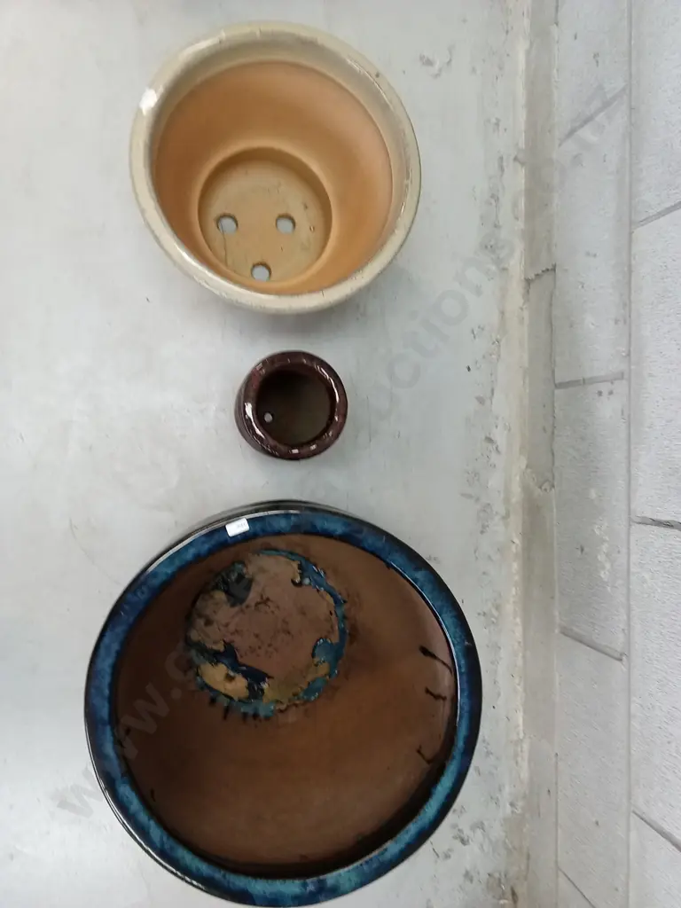 SET OF THREE POTS, BIGGEST 48CM DIAMETER Image 1++