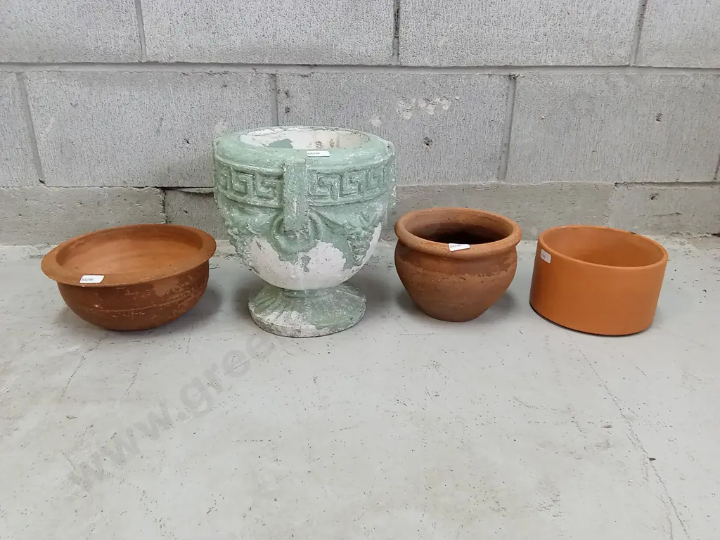 SET OF FOUR POTS, TALLEST IS 26CM Image 1++