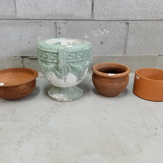 SET OF FOUR POTS, TALLEST IS 26CM