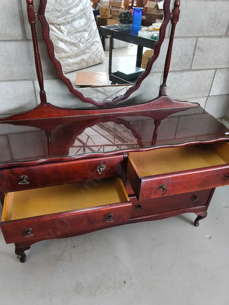 VINTAGE QUEEN ANNE STYLE 6 DRAWER DRESSING TABLE WITH ATTACHED OVAL MIRROR, H TO TOP OF MIRROR 1.69 M X W 1.21 M X D 40 Image 1++