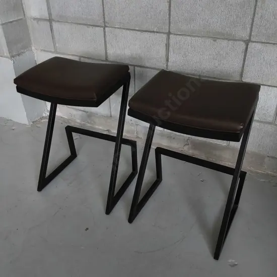 PAIR OF Z FRAME BARSTOOLS, H 63 CM
