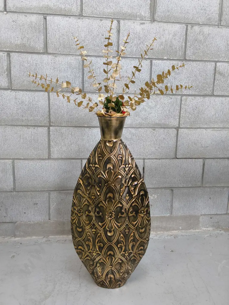 TEXTURED METAL FLOOR VASE AND FAUX FOLLIAGE, H TO TOP OF VASE 80 CM Image 1++