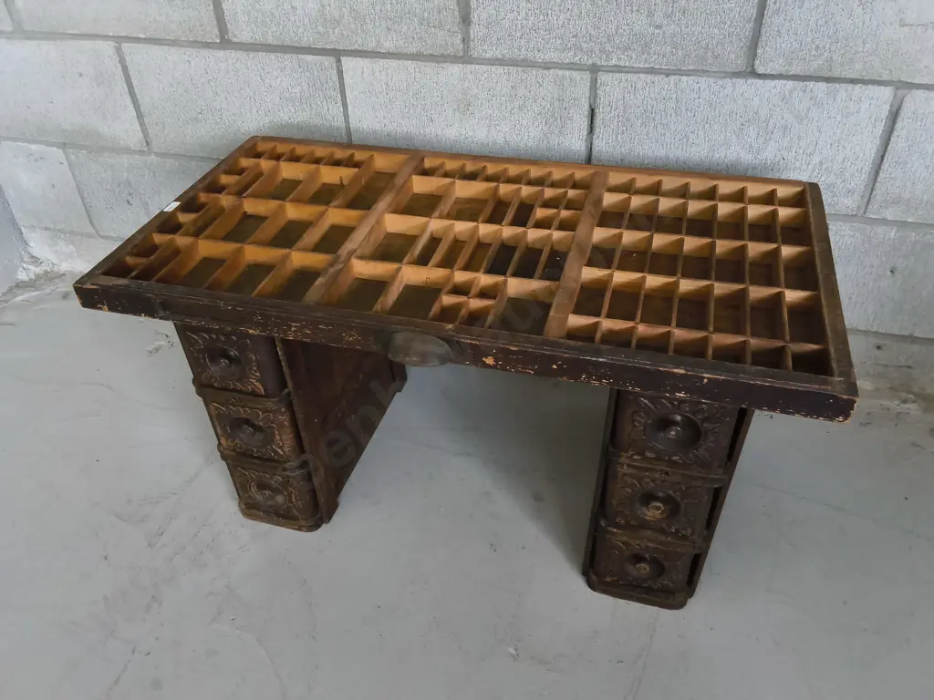 VINTAGE LETTERPRESS TYPESETTER'S TRAY MOUNTED ON SINGER SEWING MACHINE DRAWER BASE, H 43 CM X W 82 CM Image 1++