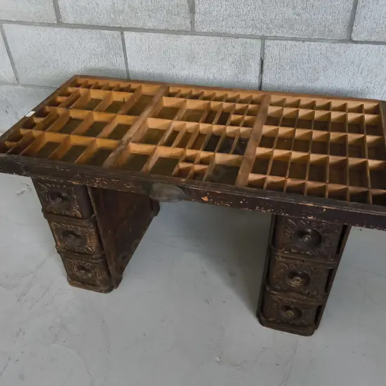 VINTAGE LETTERPRESS TYPESETTER'S TRAY MOUNTED ON SINGER SEWING MACHINE DRAWER BASE, H 43 CM X W 82 CM