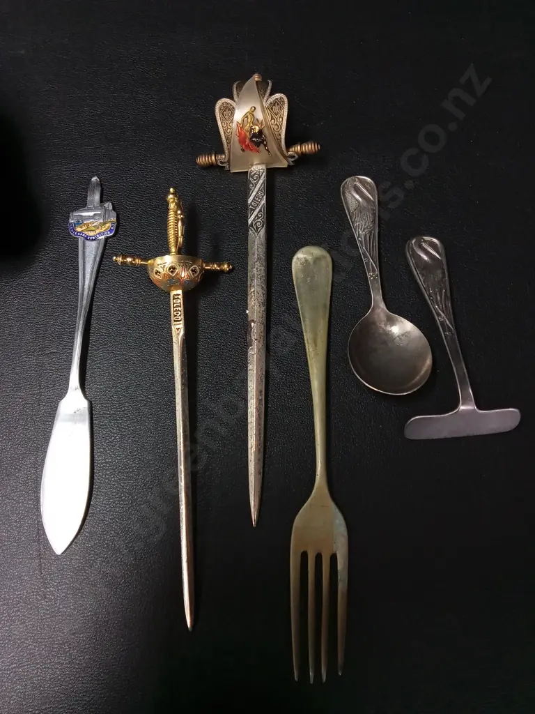 7 VINTAGE ITEMS Image 1++