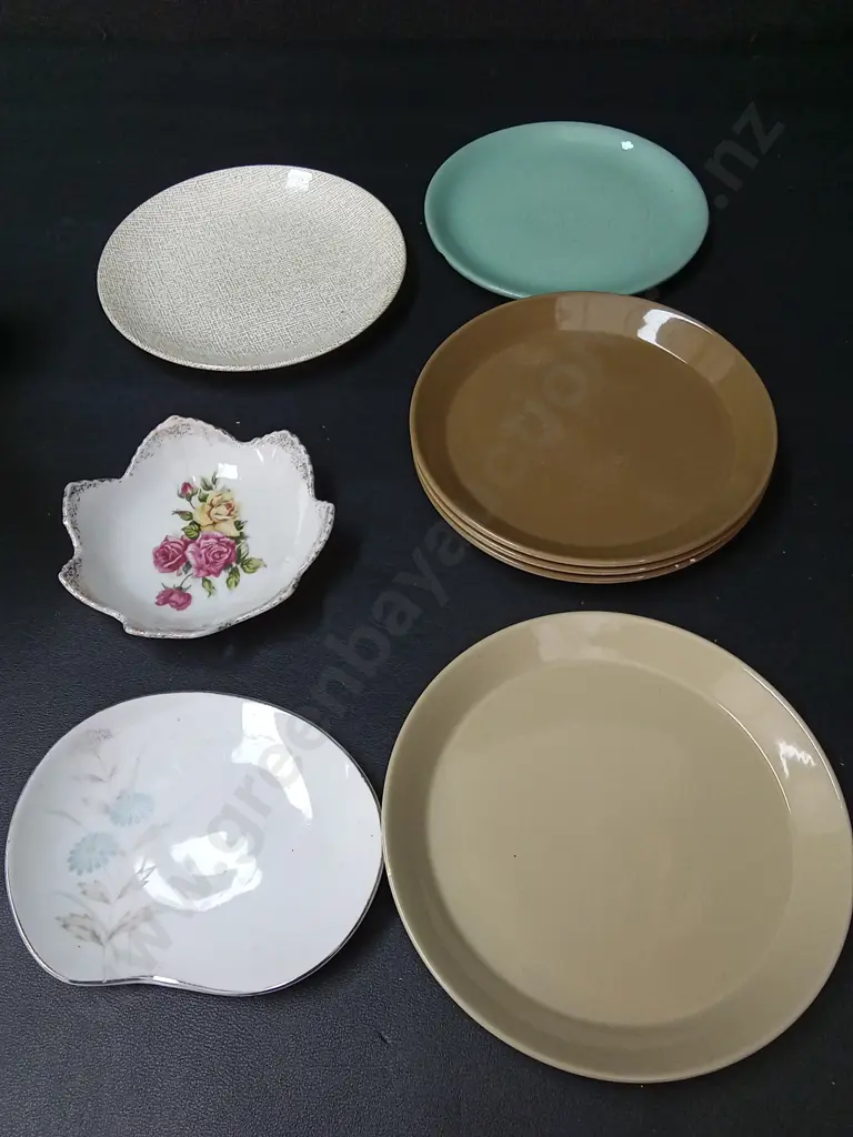 9 DISHES LARGEST D16CM INCLUDING 1 CROWN LYNN Image 1++