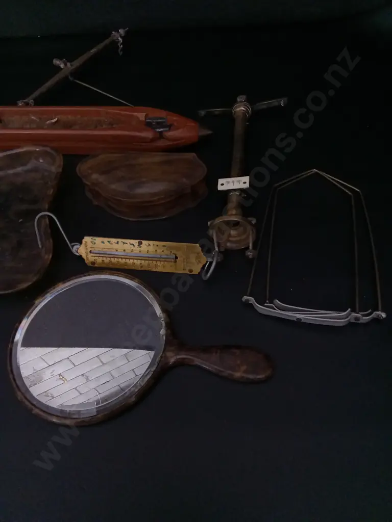 MIX OF MISCELLANEOUS ITEMS LONGEST L36CM Image 1++