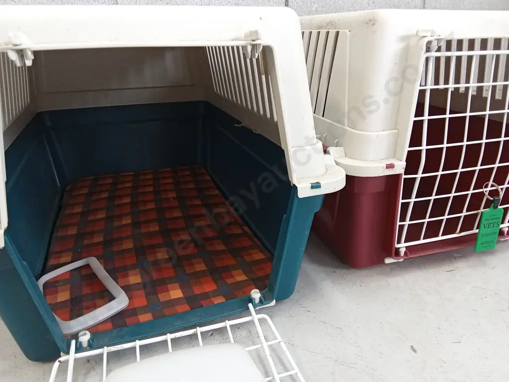 PAIR OF PET TRANSPORT CRATES Image 1++