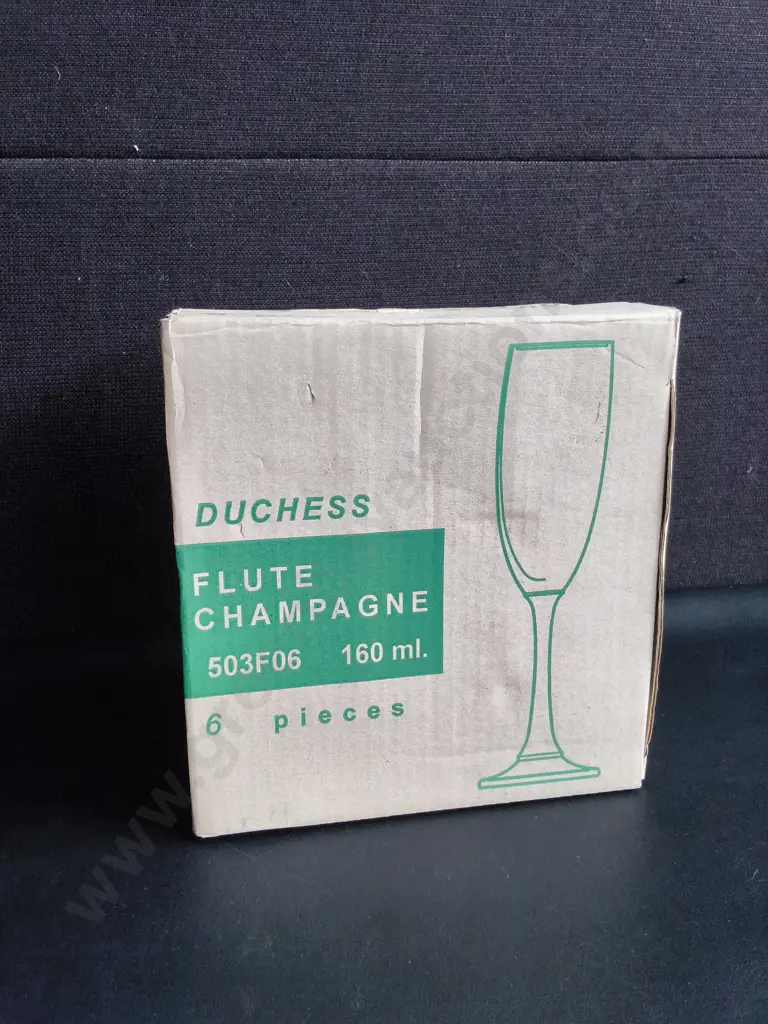 SET OF 6 FLUTE CHAMPAGNE GLASSES, BOXED Image 1++