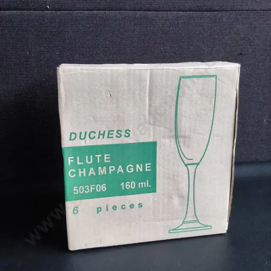 SET OF 6 FLUTE CHAMPAGNE GLASSES, BOXED