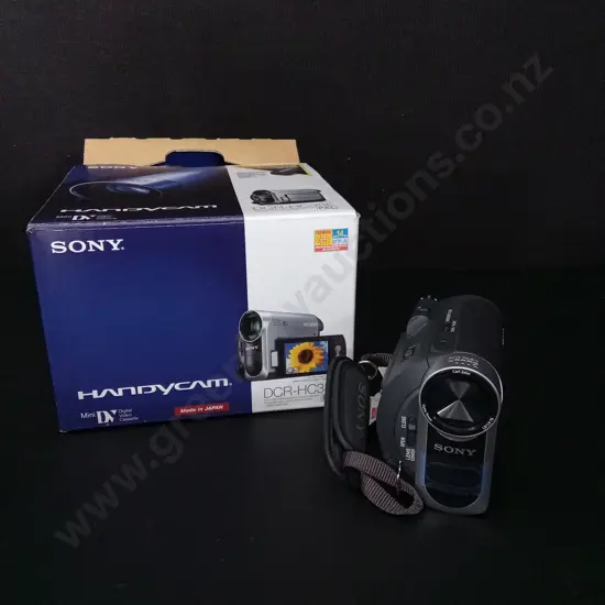 VINTAGE, SONY MINI DV DCR-HC38E HANDYCAM, BRAND NEW IN BOX