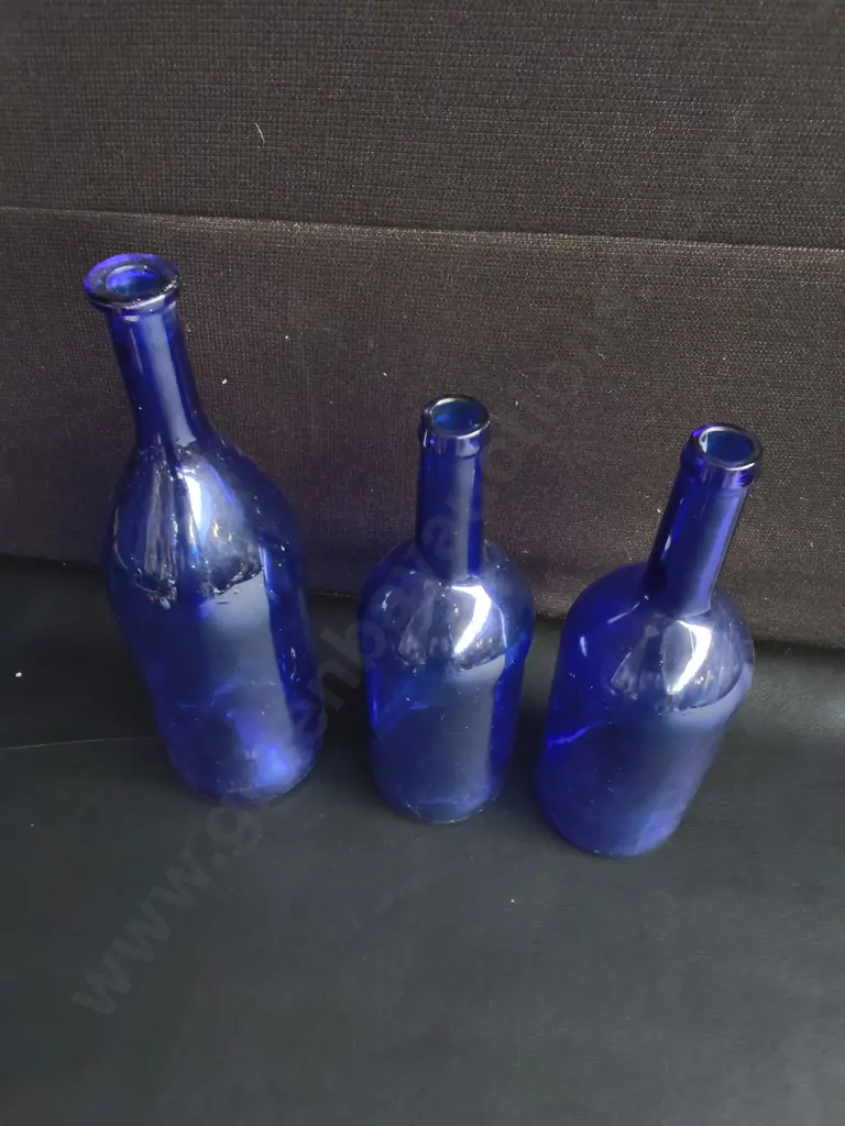 3 COBALT BLUE GLASS BOTTLES, TALLEST H 34 CM Image 1++