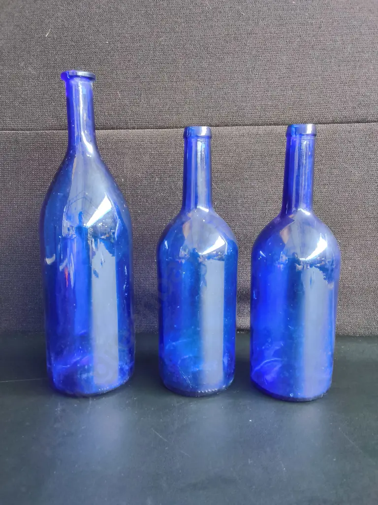 3 COBALT BLUE GLASS BOTTLES, TALLEST H 34 CM Image 1++