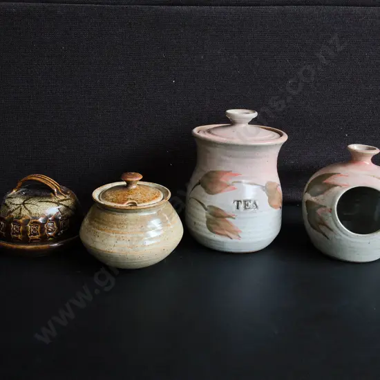 4 PIECES OF VINTAGE CERAMIC KITCHENWARE, TALLEST H 18 CM