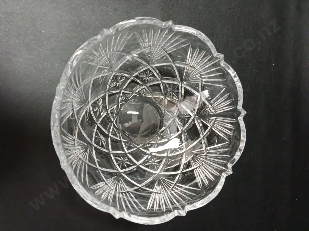 MAJESTIC CRYSTAL FAMOUS EUROPEAN BLOWN AND CUT FULL 24% PBO LEAD CRYSTAL D21.5CM Image 1++