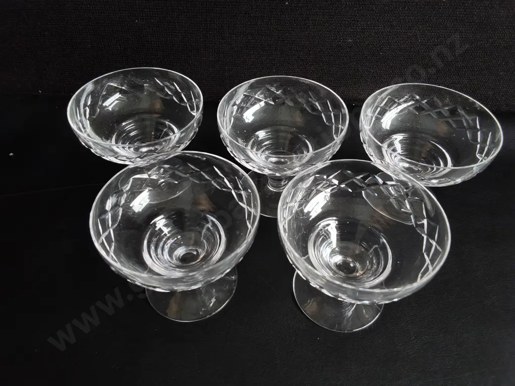 SET OF 5 VINTAGE CUT CRYSTAL CHAMPAGNE COUPES, STUART ENGLAND, H 9 CM Image 1++