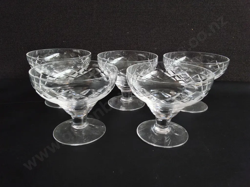 SET OF 5 VINTAGE CUT CRYSTAL CHAMPAGNE COUPES, STUART ENGLAND, H 9 CM Image 1++