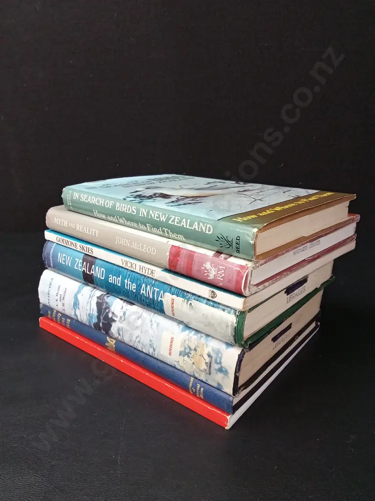 7 NEW ZEALAND BOOKS Image 1++