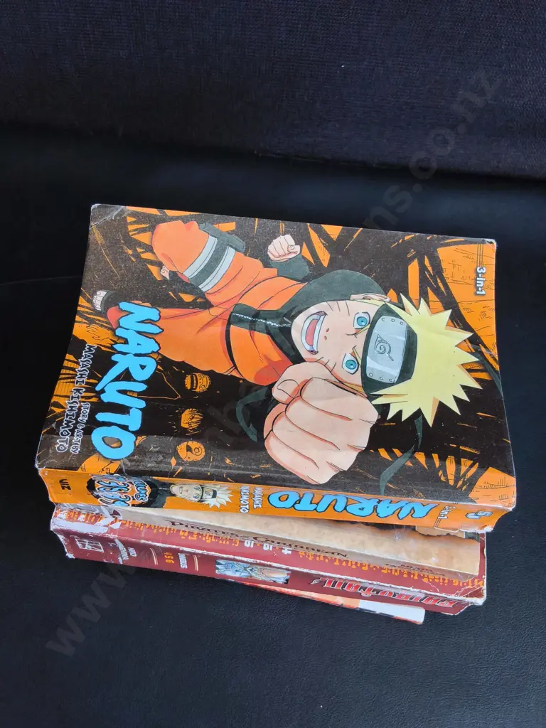 4 BOOKS AND MANGA VOLUMES Image 1++