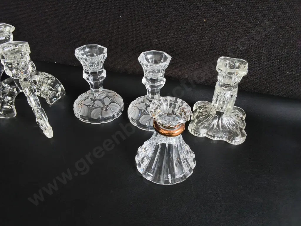 COLLECTION OF VINTAGE PRESSED GLASS CANDLESTICK HOLDERS, TALLEST H 11 CM, 6 PIECES Image 1++