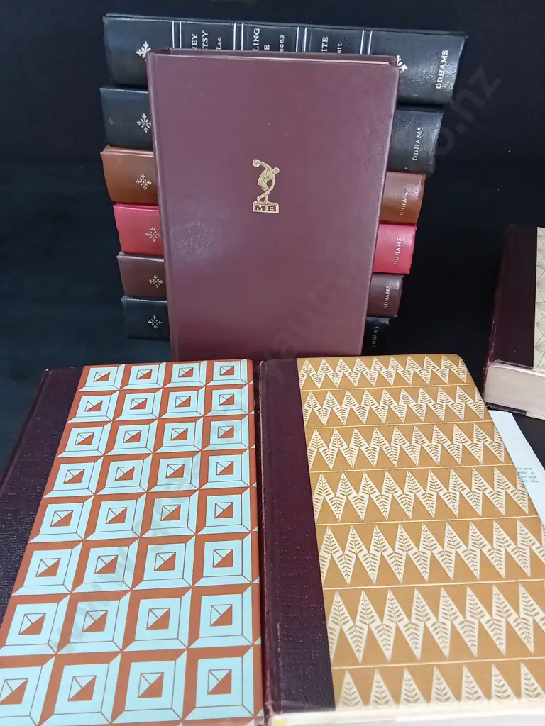 10 VINTAGE ODHAMS BOOKS Image 1++