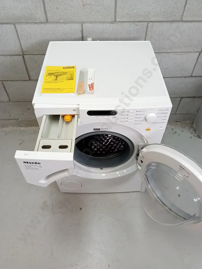 MIELE W 1913 WASHING MACHINE, H 85CM X W 60CM X D 62CM Image 1++