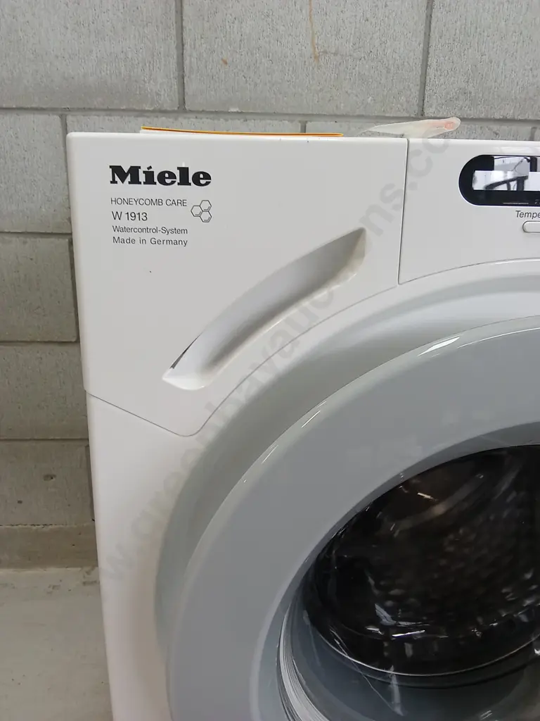 MIELE W 1913 WASHING MACHINE, H 85CM X W 60CM X D 62CM Image 1++