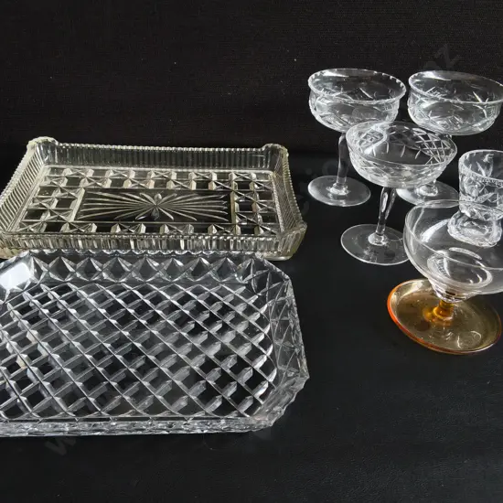 ASSORTMENT OF VINTAGE PRESSED GLASS TABLEWARE, INCLUDIMG TRAYS AND GLASSES, WIDEST W 31 CM
