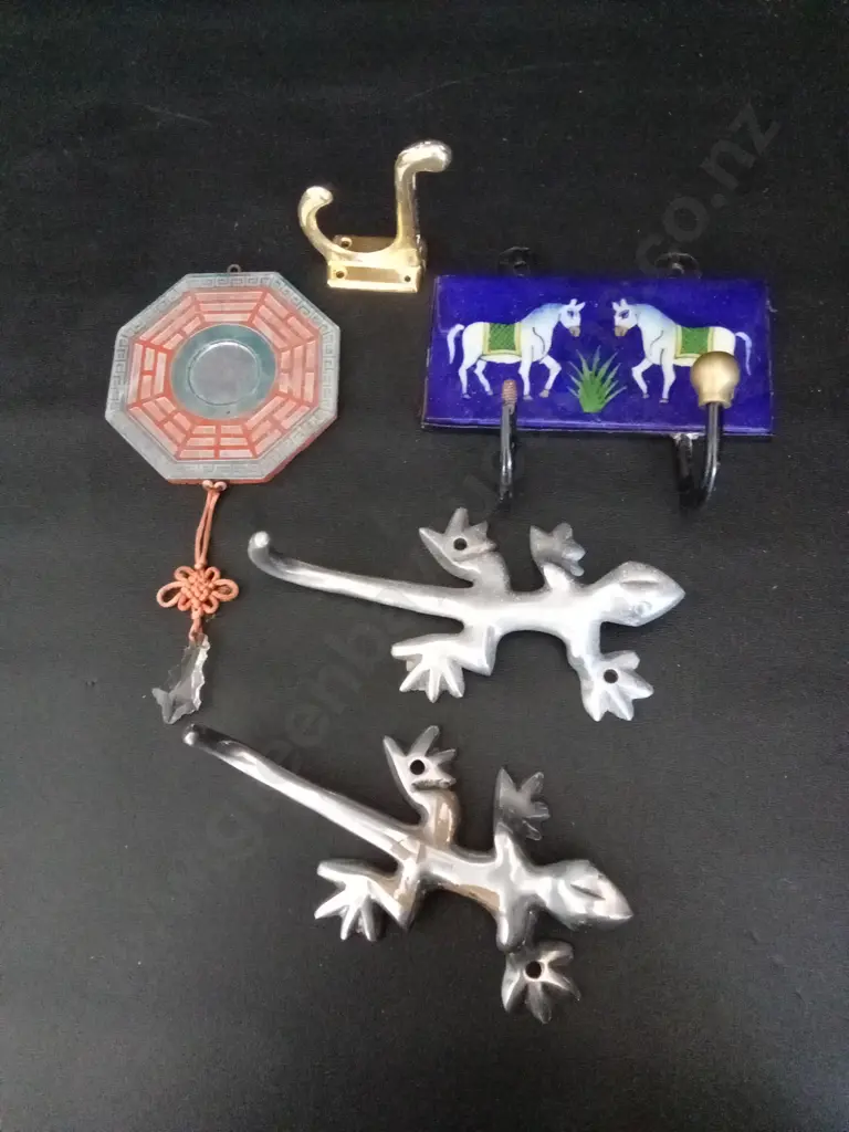 4 PIECES WALL DECOR LARGEST L17CM Image 1++