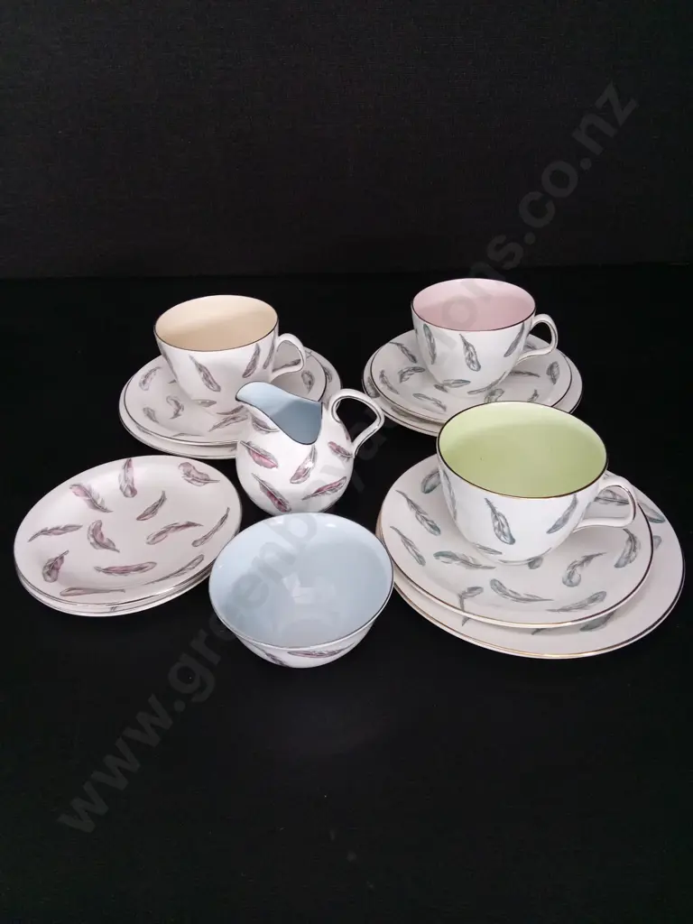3 VINTAGE HAZEL THUMPSTON PAVENE TEA TRIOS WITH MATCHING CREAMER H7CM, SMALL BOWL AND 2 SMALL PLATES Image 1++