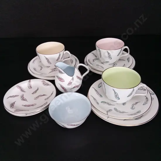 3 VINTAGE HAZEL THUMPSTON PAVENE TEA TRIOS WITH MATCHING CREAMER H7CM, SMALL BOWL AND 2 SMALL PLATES