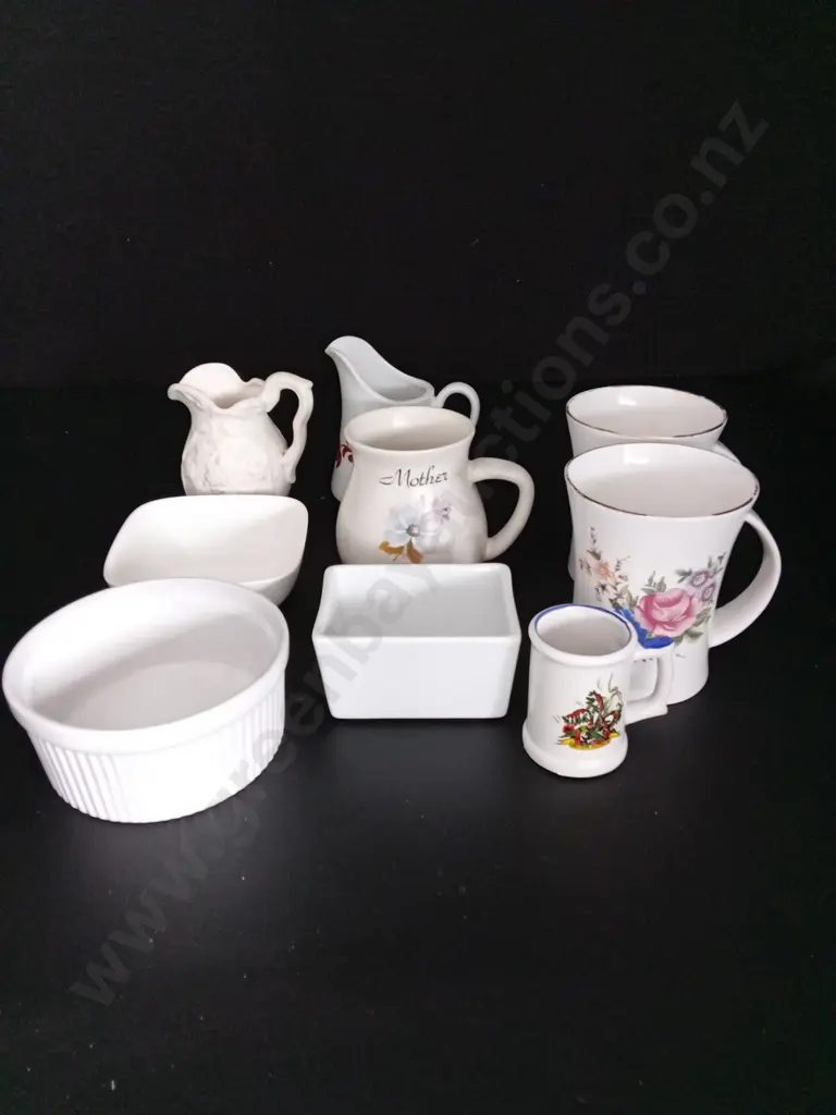 8 PIECES OF CROCKERY/ MUGS TALLEST H10.5CM Image 1++
