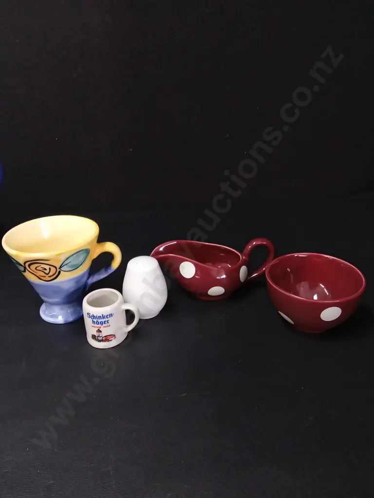 MIX OF KITCHEN ITEMS TALLEST H17CM INCLUDING TONY SLY AND CHRISTINE HARRIS Image 1++
